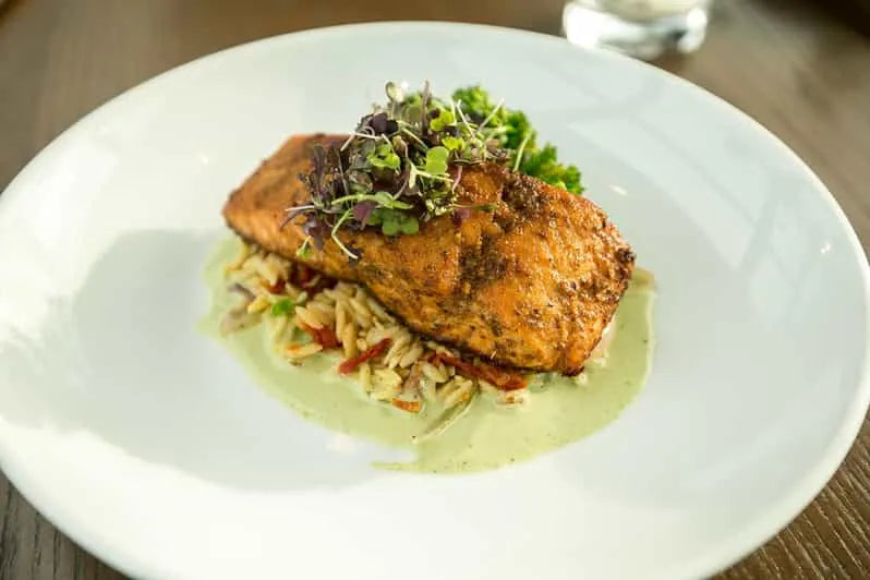 New York-i városi látványosságokkal és élő narrációval kísért brunch, ebéd vagy vacsora hajóút