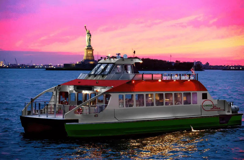 New York City Evening Statue of Liberty Cruise with Music and Drinks