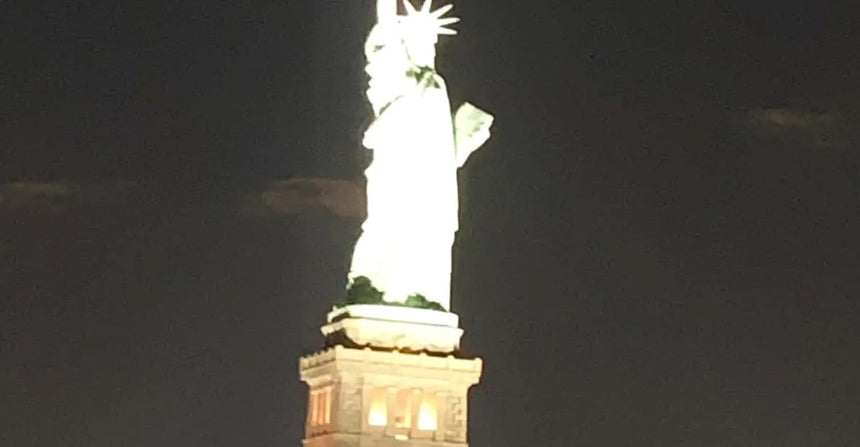 New York-i naplemente kikötői hajókirándulás élő kommentárral