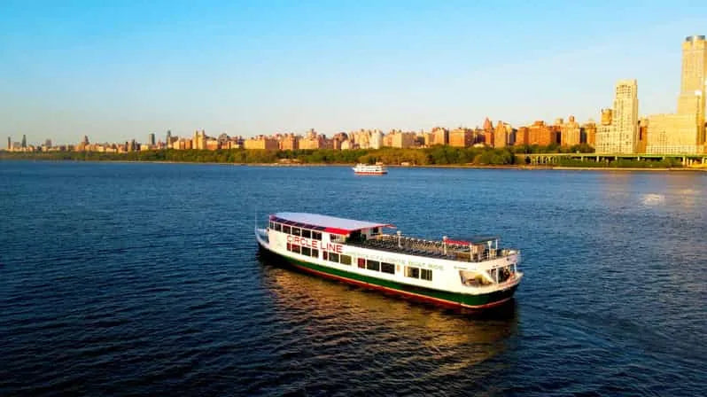 New York-i naplemente kikötői hajókirándulás élő kommentárral