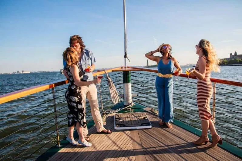 New York-i naplemente jachtkörút lenyűgöző Manhattan panorámával