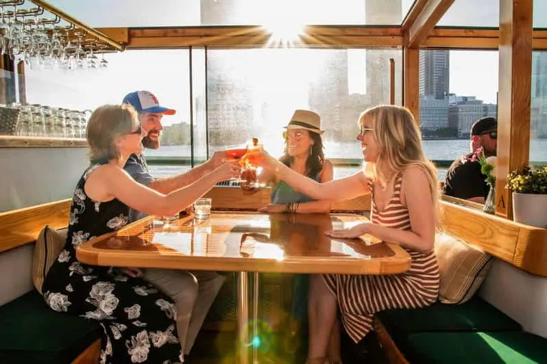 New York-i naplemente jachtkörút lenyűgöző Manhattan panorámával