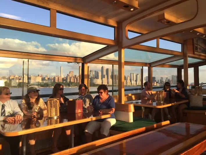 New York-i jazz hajóút italokkal és városnézéssel