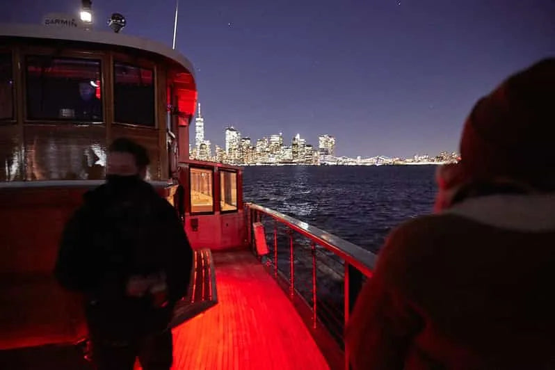 New York Skyline Evening Yacht Cruise with Drinks