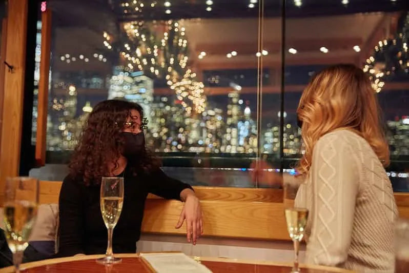 New York Skyline Evening Yacht Cruise with Drinks