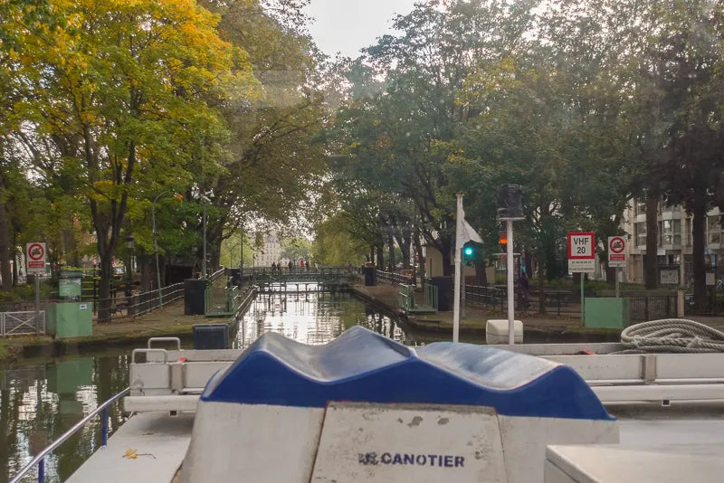 Chuyến du thuyền tham quan Kênh St. Martin ở Paris với bình luận trực tiếp