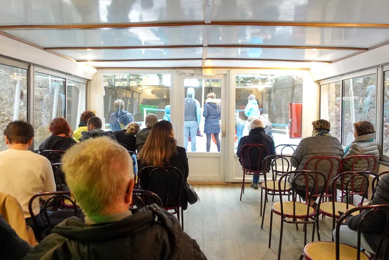 Chuyến du thuyền tham quan Kênh St. Martin ở Paris với bình luận trực tiếp