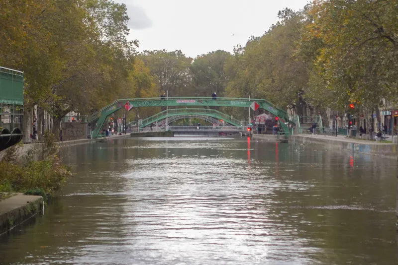 Chuyến du thuyền tham quan Kênh St. Martin ở Paris với bình luận trực tiếp