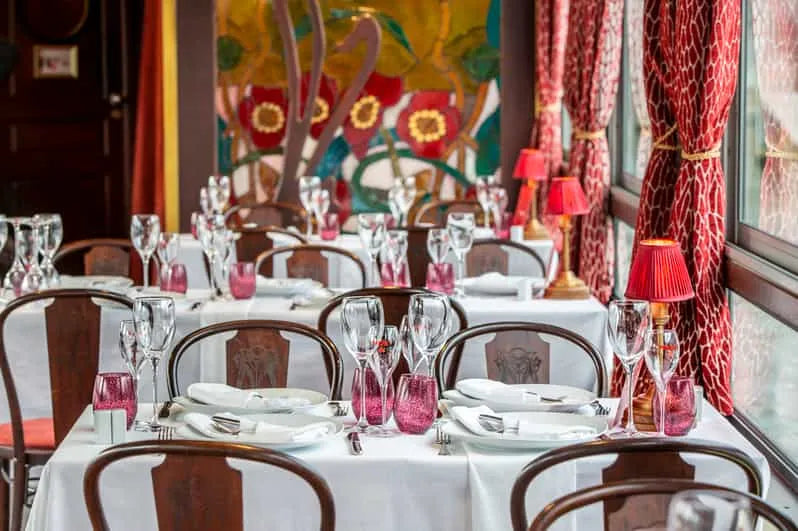 Croisière dîner 3 plats à Paris avec musique live