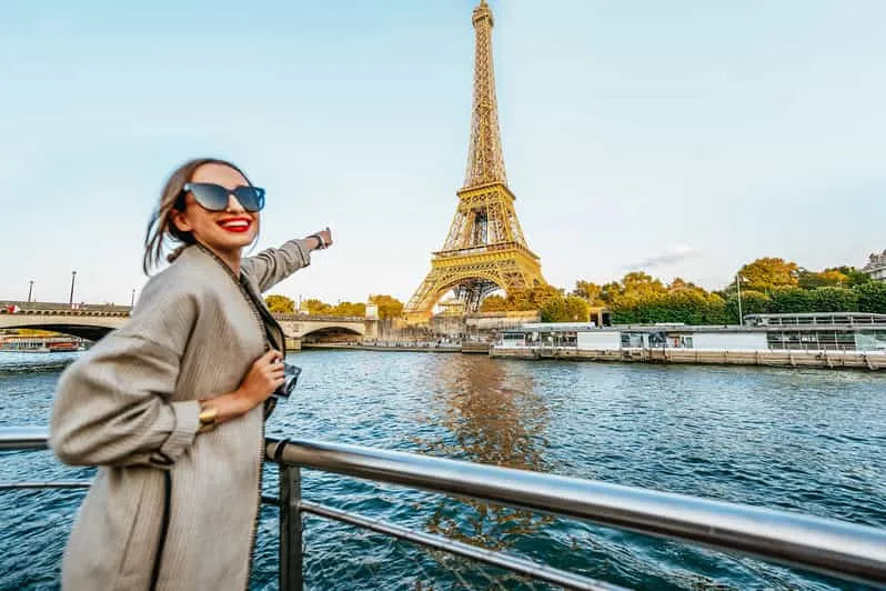 Chuyến du thuyền ngắm Paris ban ngày hoặc hoàng hôn kèm đồ uống hoặc món tráng miệng
