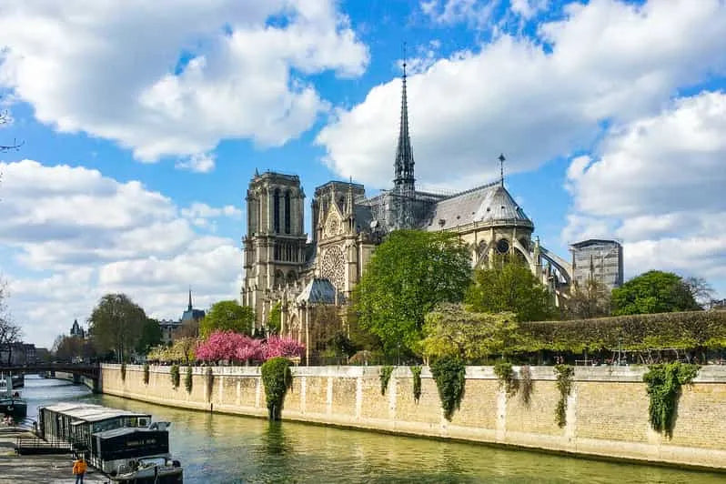 Chuyến du thuyền ngắm Paris ban ngày hoặc hoàng hôn kèm đồ uống hoặc món tráng miệng