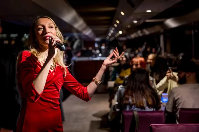 Bữa tối đón giao thừa ở Paris trên sông Seine