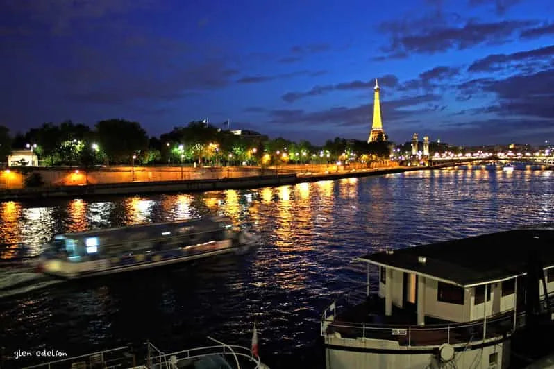 Bữa tối đón giao thừa ở Paris trên sông Seine