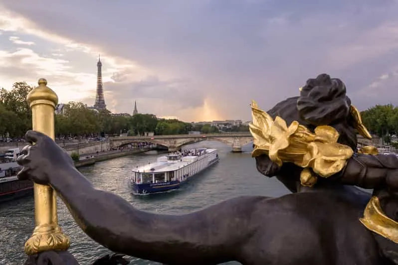 Crociera romantica di 3 portate a Parigi
