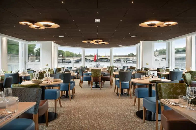 Crociera romantica di 3 portate a Parigi