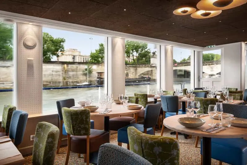 Crociera romantica di 3 portate a Parigi