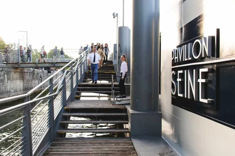 Croisière Dîner 3-Courses à Paris avec Cuisine Gourmande (Le Diamant Bleu)