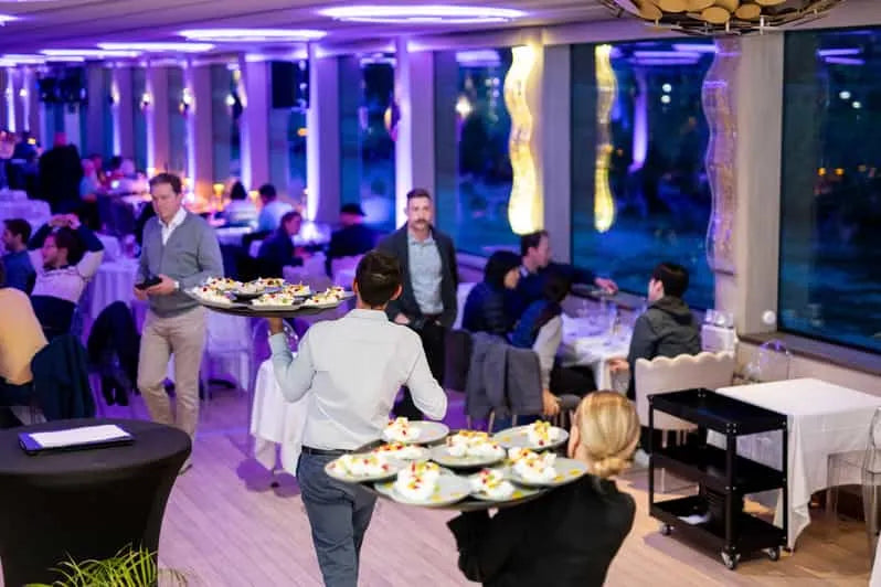 Croisière Dîner 3-Courses à Paris avec Cuisine Gourmande (Le Diamant Bleu)