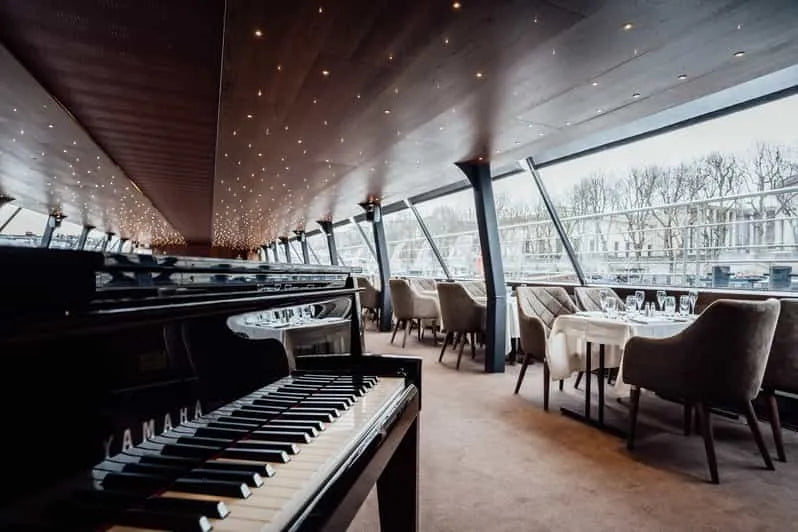 Chuyến du thuyền ăn tối Paris 3 hoặc 4 món (Bateaux Mouches)