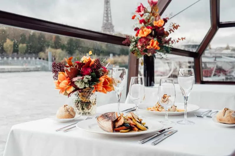 Chuyến du thuyền ăn tối Paris 3 hoặc 4 món (Bateaux Mouches)