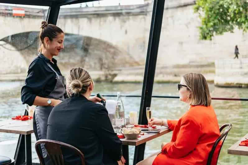 Croisière Dîner à Paris avec la Meilleure Musique Live (Paris City Vision)