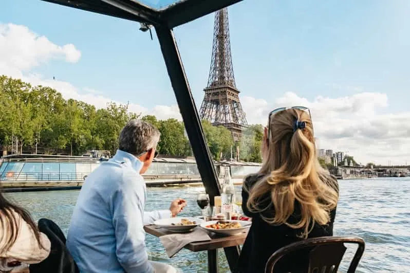 Croisière Dîner à Paris avec la Meilleure Musique Live (Paris City Vision)