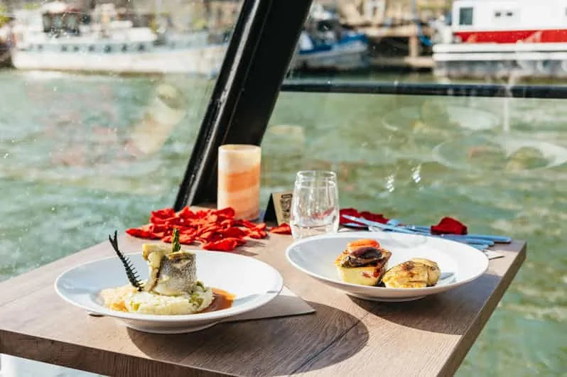 Croisière Dîner à Paris avec la Meilleure Musique Live (Paris City Vision)