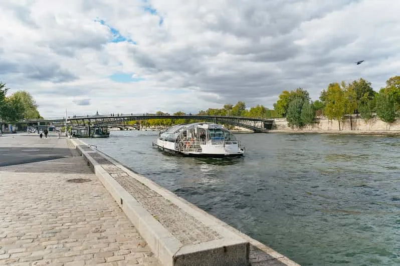 Paris Hop-On/Hop-Off Seine River Cruise (Batobus)