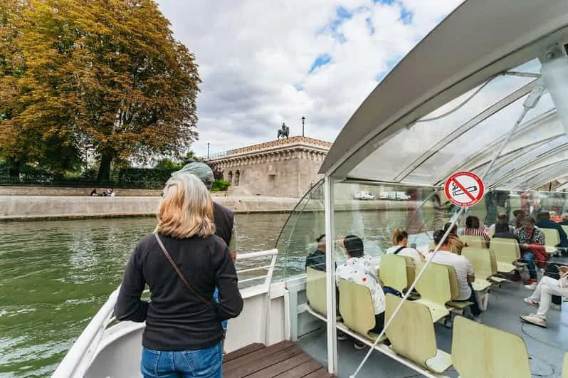 Paris Hop-On/Hop-Off Seine River Cruise (Batobus)