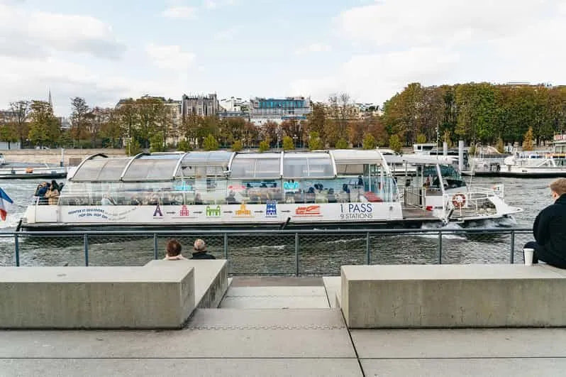 Paris Hop-On/Hop-Off Seine River Cruise (Batobus)