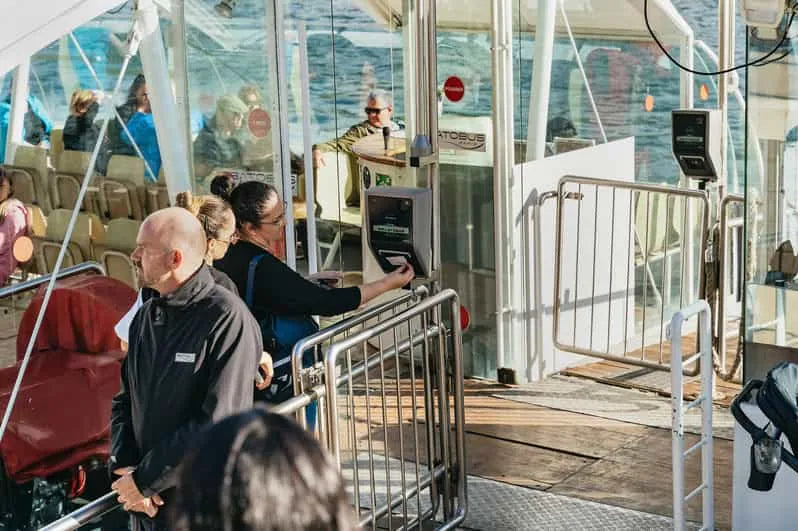 Paris Hop-On/Hop-Off Seine River Cruise (Batobus)