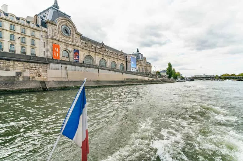 Paris Hop-On/Hop-Off Seine River Cruise (Batobus)