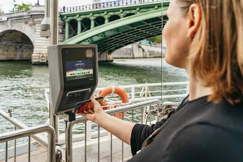 Paris Hop-On/Hop-Off Seine River Cruise (Batobus)