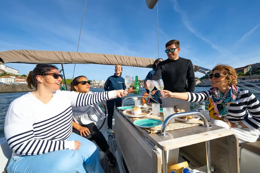 Porto hajókirándulás egy pohár portói borral és ikonikus hidakkal