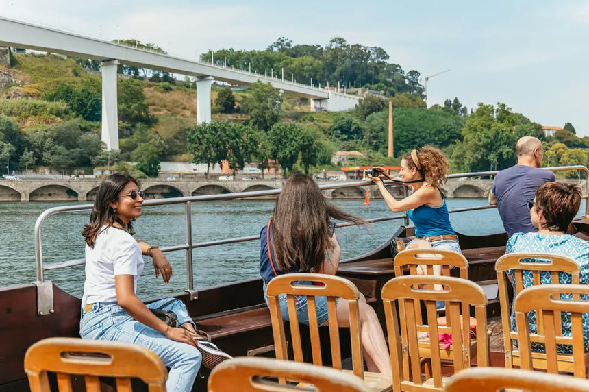 Porto hajókirándulás panorámás kilátással a Ribeira és Vila Nova de Gaia területekre