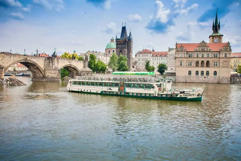 Prague Afternoon Sightseeing Beer Cruise