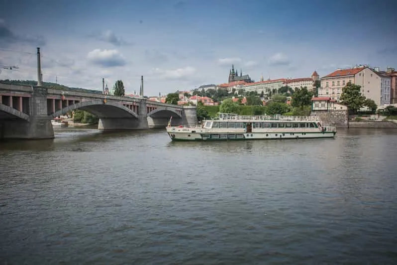 Prague Afternoon Sightseeing Beer Cruise