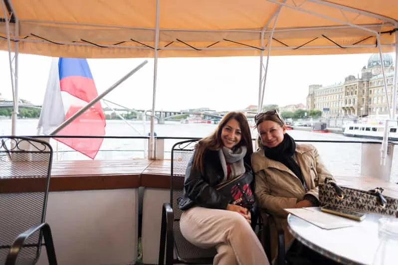 Prága Vltava folyami hajóút panorámás kilátással