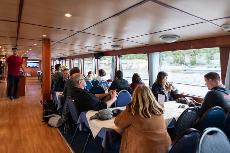 Prága Vltava folyami hajóút panorámás kilátással