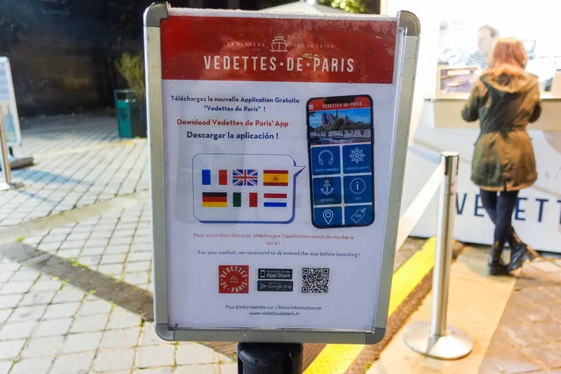 पेरिस सीन नदी क्रूज फ्रेंच संगीत के साथ (वेडेट्स डे पेरिस)