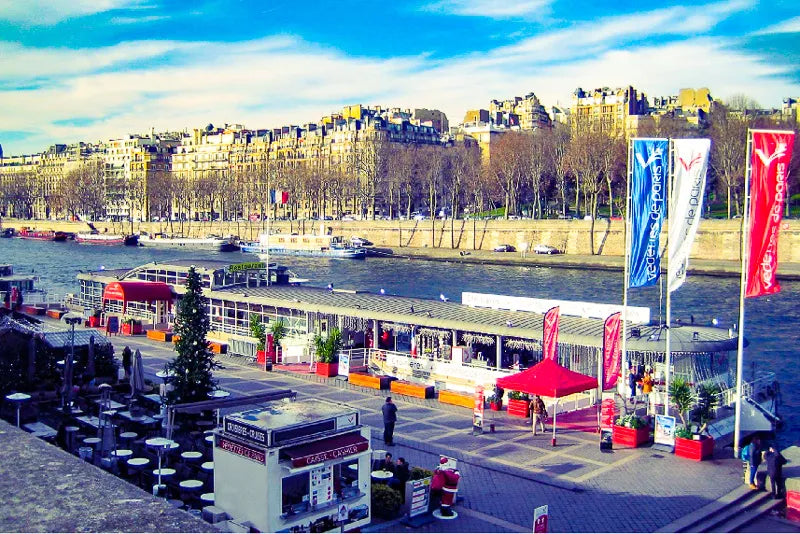 पेरिस सीन नदी क्रूज फ्रेंच संगीत के साथ (वेडेट्स डे पेरिस)