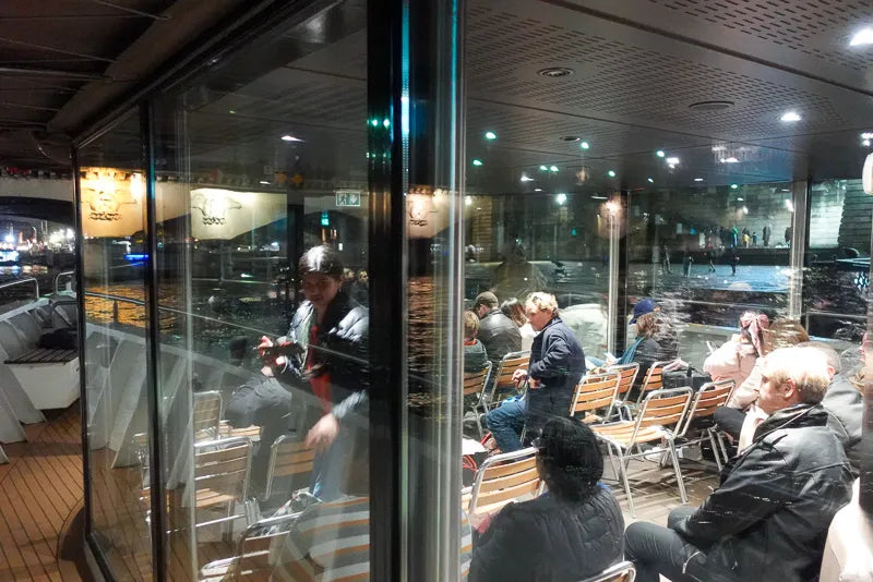 पेरिस सीन नदी क्रूज फ्रेंच संगीत के साथ (वेडेट्स डे पेरिस)