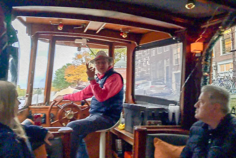 Crociere nei canali di Amsterdam con cibo e bevande illimitati (Capitano Jack)