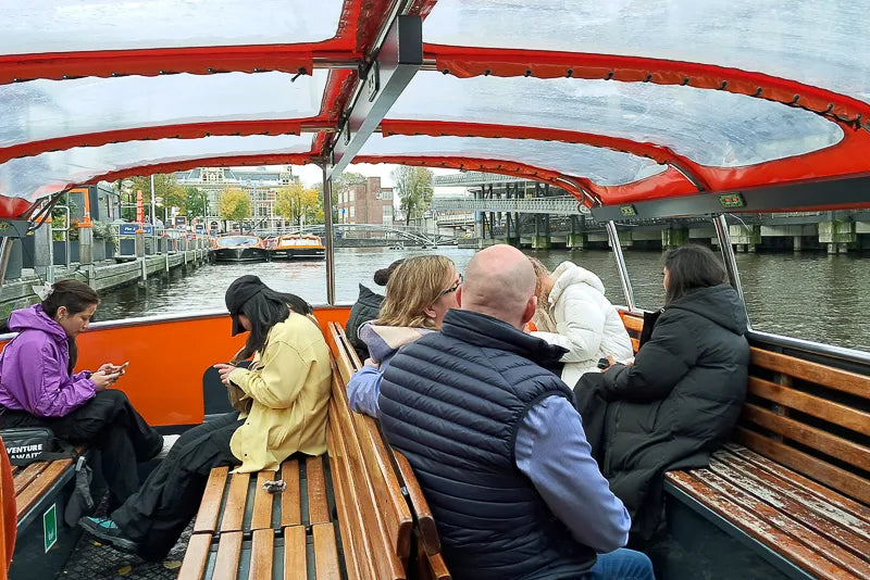 Crociere turistiche sui canali di Amsterdam senza bevande/cibo (Canale degli innamorati)