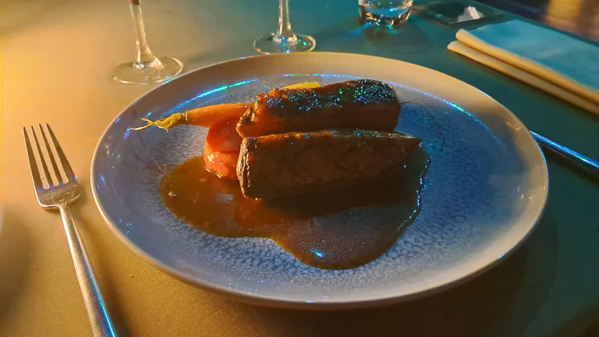 Dîner à Paris 3 ou 4 plats croisière avec musique live (Bateaux Parisiens)