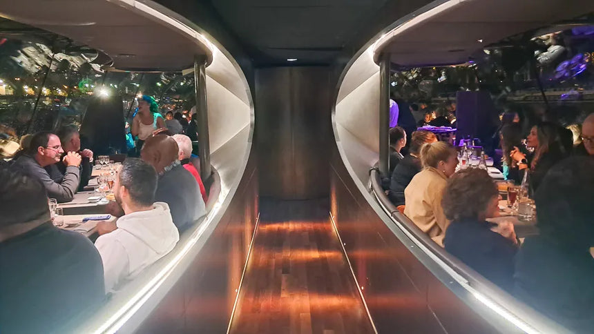 Dîner à Paris 3 ou 4 plats croisière avec musique live (Bateaux Parisiens)