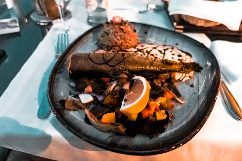 Crociera romantica a Budapest con cena a lume di candela e musica dal vivo (4 portate)