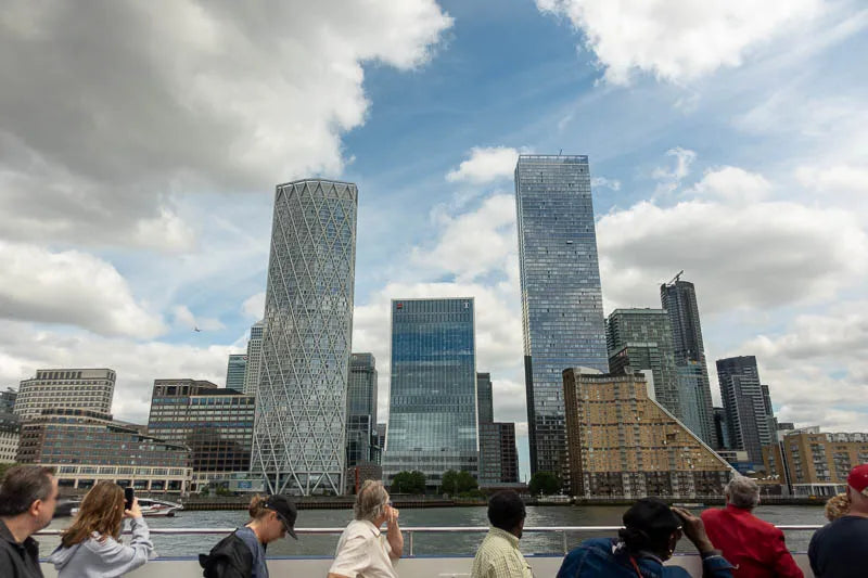 Chuyến du thuyền tham quan sông Thames ở London có thể lên xuống tùy ý với bình luận trực tiếp