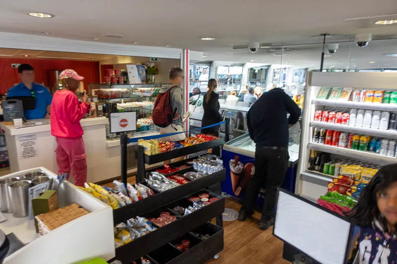 Chuyến du thuyền tham quan sông Thames ở London có thể lên xuống tùy ý với bình luận trực tiếp