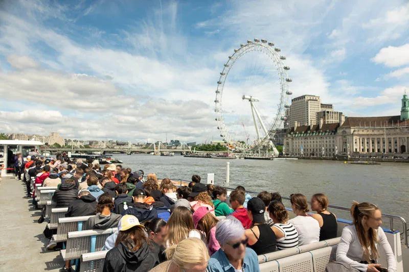 Chuyến du thuyền tham quan sông Thames ở London có thể lên xuống tùy ý với bình luận trực tiếp